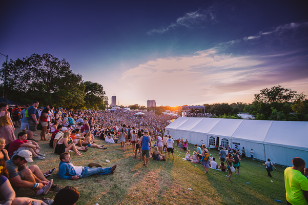 Crowds at Free Press Summer Festival